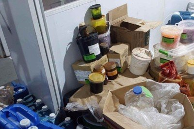 Homem é preso por fabricar produtos cosméticos irregulares usando insumos vencidos -  (crédito: Divulgação/MPMG)