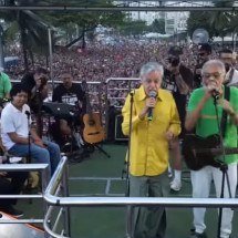 Chico, Gil e Caetano puxam coro de 'sem anistia' em ato no Rio de Janeiro