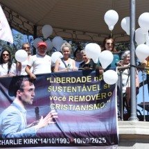 No dia do funeral nos EUA, manifestantes homenageiam Charlie Kirk em BH - Gladyston Rodrigues/EM/D.A Press