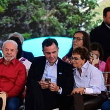 Lula, Pacheco e Marília em Contagem em agosto: Prefeita espera que seu gesto estimule o senador a disputar o governo -  (crédito: LEANDRO COURI/EM/D.A.PRESS – 29/8/25)