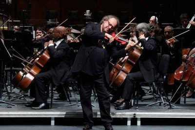O violinista e compositor Marcus Viana tocará com a orquestra Sinfônica de Minas Gerais -  (crédito: paulo lacerda/divulgação)
