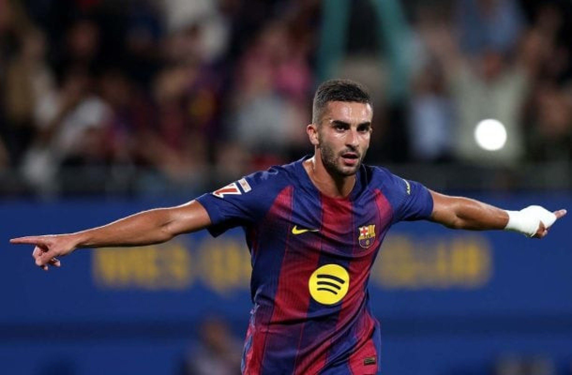 Barcelona vence o Getafe e segue na perseguição ao Real no Espanhol