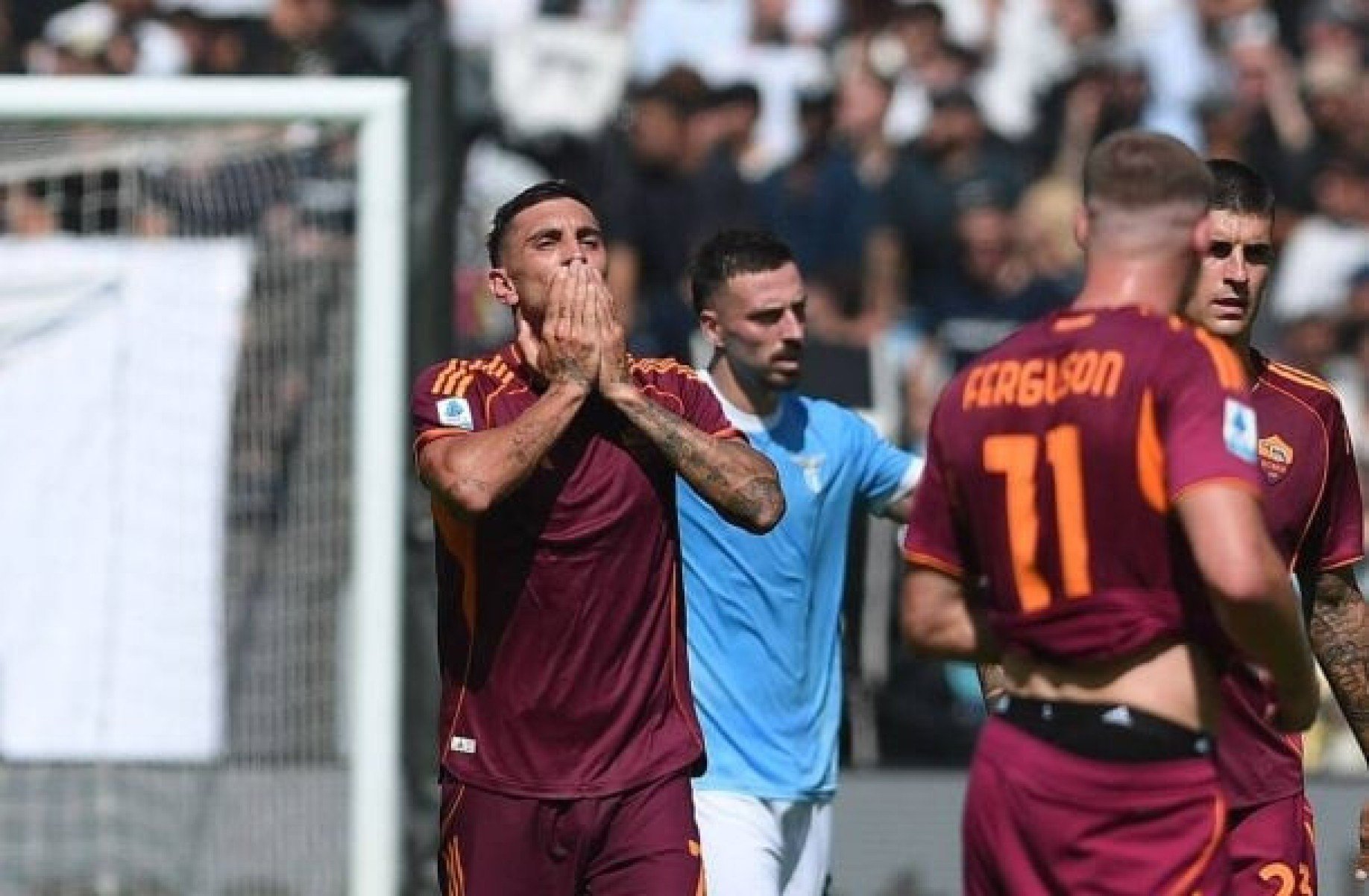 Em jogo marcado por forte policiamento, Roma vence o clássico com a Lazio