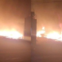 Incêndio destrói centro de reciclagem em Nova Contagem - Divulgação/Corpo de Bombeiros