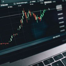 Corretora FP Markets completa 20 anos e reforça liderança global em CFDs - Canva