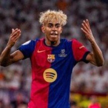 Lamine Yamal ganha Troféu Kopa no prêmio Bola de Ouro 2025 - No Ataque Internacional