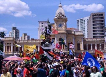 O grito de indignação de segmentos significativos da sociedade em princípio brotou nas redes sociais e depois foi canalizado para as ruas -  (crédito: Gladyston Rodrigues/EM/D.A Press)