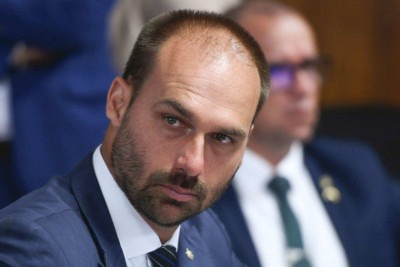 Denunciados por coação, Eduardo e Figueiredo ameaçaram autoridades, segundo a PGR -  (crédito: Platobr Politica)