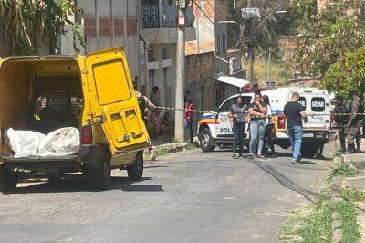 Kamila Cristina Rodrigues dos Santos foi morta com 20 tiros no bairro Vila Ermelinda
 -  (crédito: Reprodução/TV Alterosa)