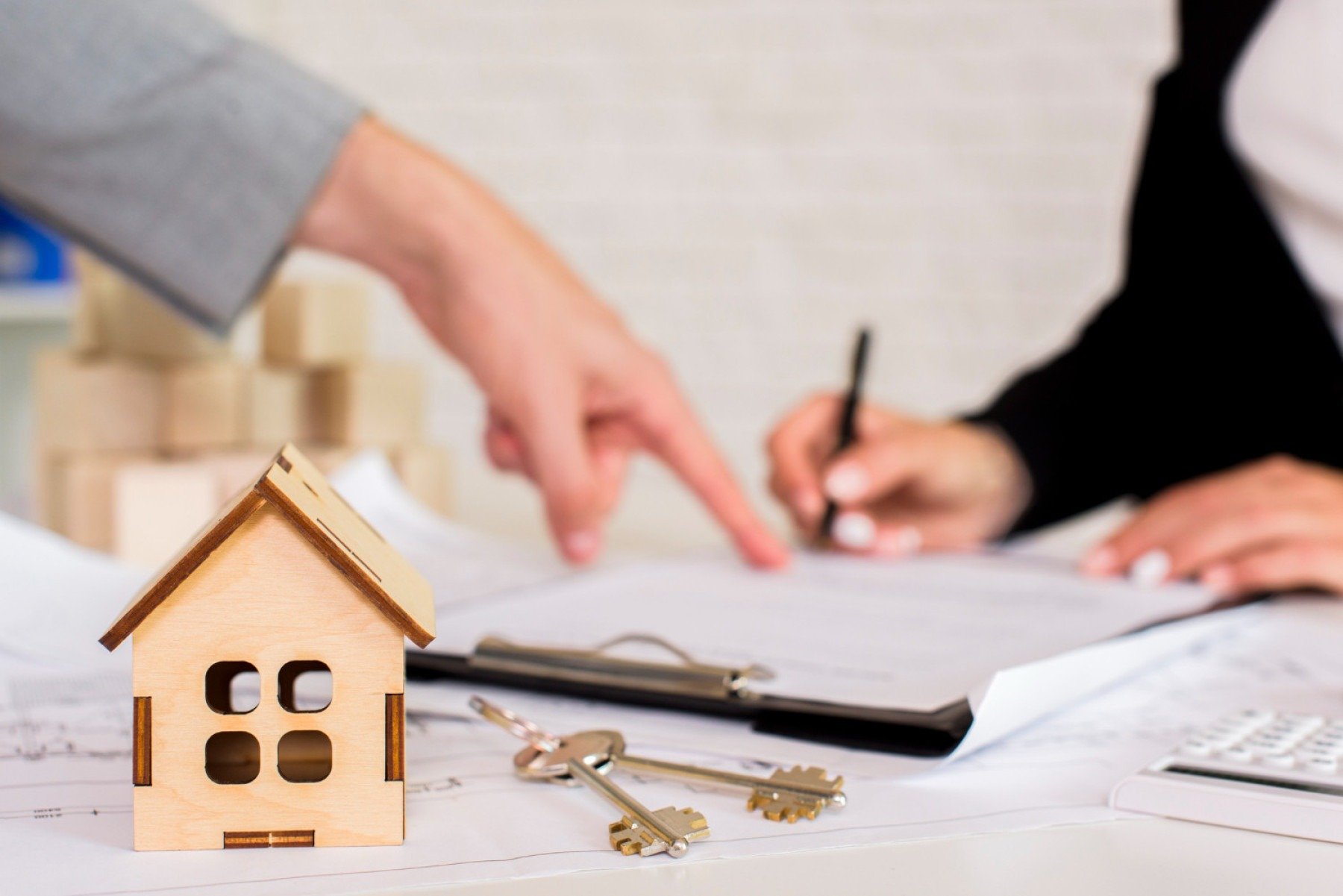 Boom dos leilões imobiliários pede preparo do investidor - DINO