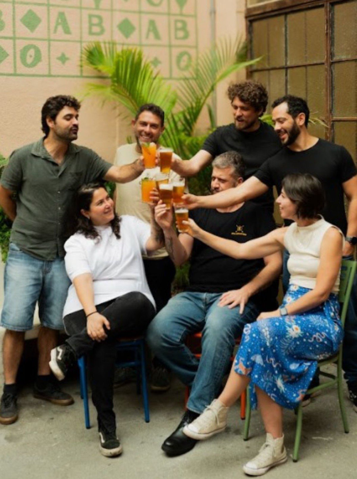 Localizado em um casarão tombado de 1897, bar une donos de cervejarias, cachaçaria e uma chef