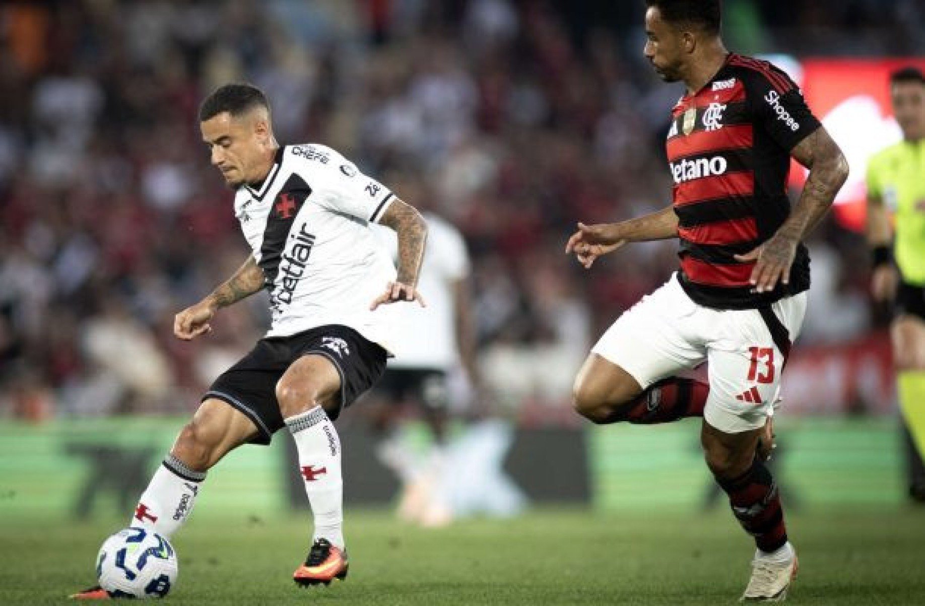 Coutinho vive boa fase no Vasco e Diniz faz lobby por convocação