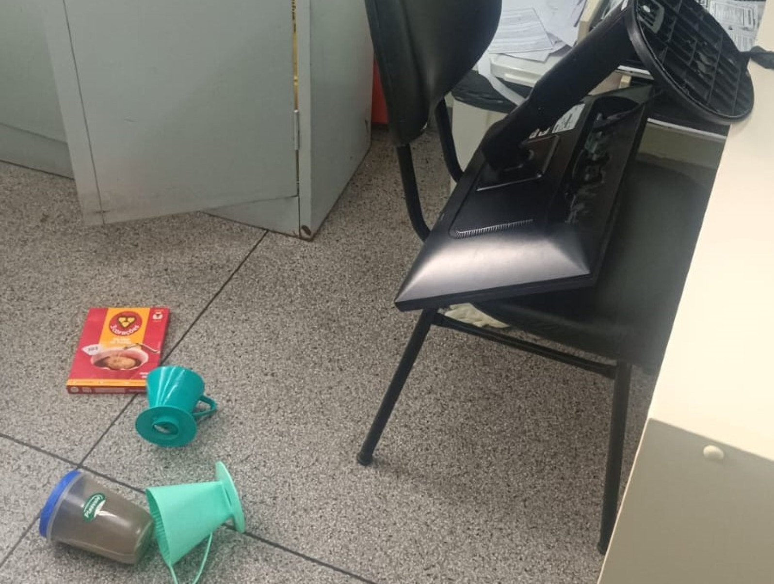Local foi encontrado revirado por agentes da Guarda Municipal e policiais militares-Redes sociais
