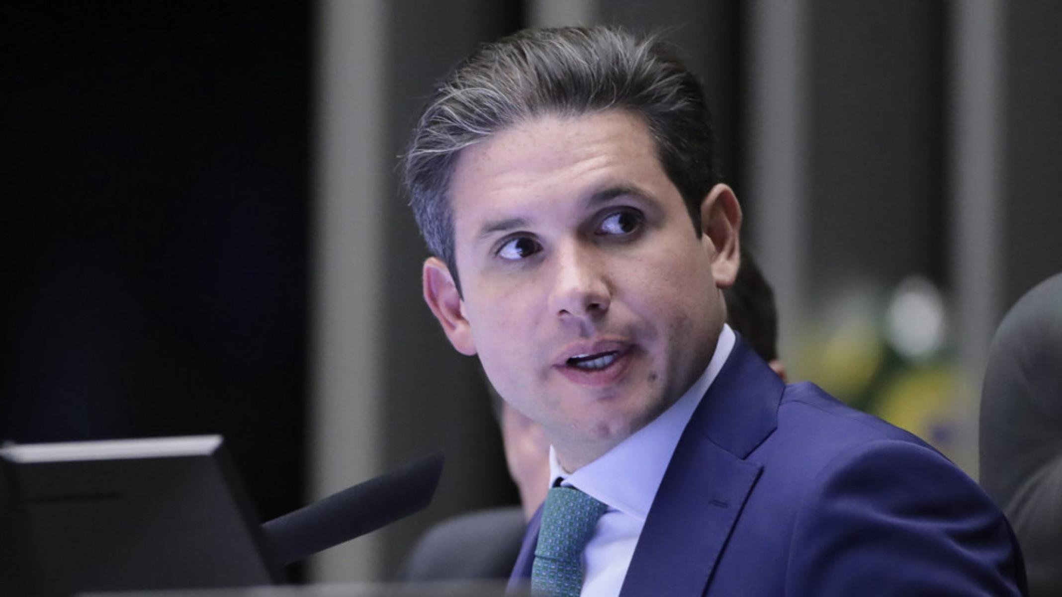 Protestos contra Motta surtem efeito e ele tenta avançar pautas ‘positivas’ - Platobr Politica