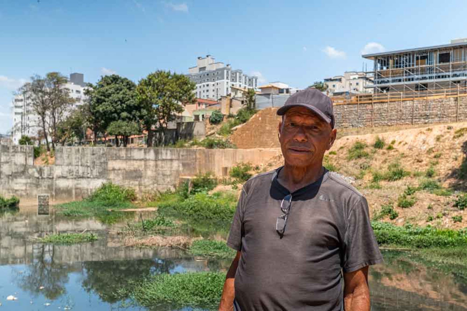 Líder comunitário Paulo Barzel: décadas de luta por saneamento em Venda Nova