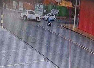 Vídeo: mulher motociclista morre em batida com caminhonete de sargento daPM -  (crédito: PMMG/Divulgação)