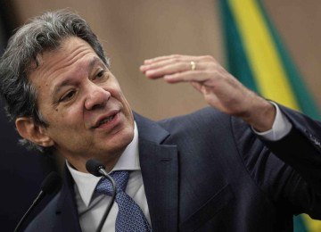 Ministro da Fazenda comemorou a isen&ccedil;&atilde;o e convidou trabalhadores a conferirem o contracheque -  (crédito: Gabriela Bil&oacute;/Folhapress)