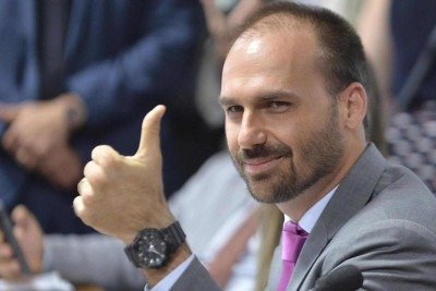 Barrado em liderança, Eduardo Bolsonaro já faltou a 62% das sessões da Câmara em 2025 -  (crédito: Platobr Politica)