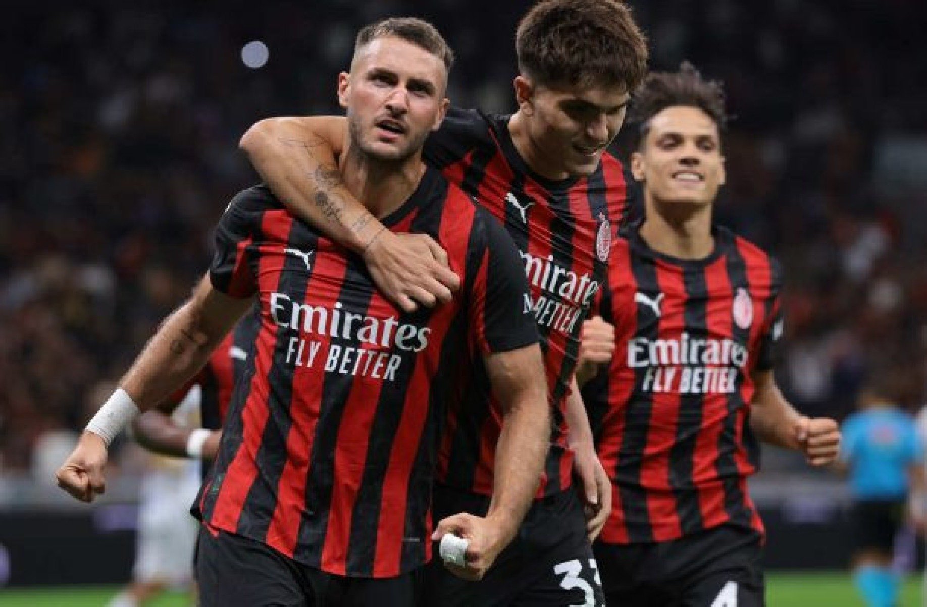 Com direito a golaço, Milan domina o Lecce e vai às oitavas da Copa Itália
