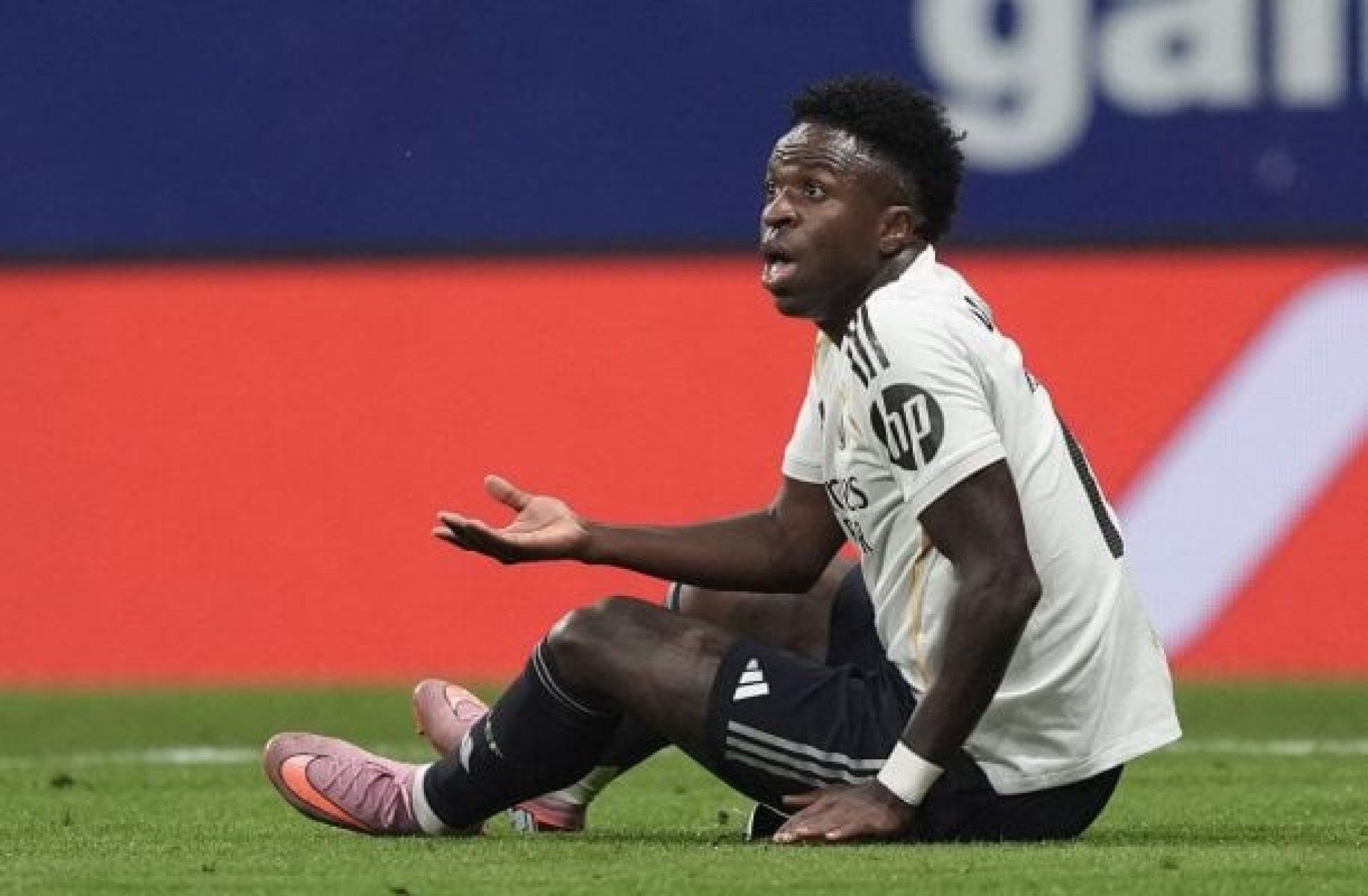 Nas redes: time da LaLiga ironiza Vini Jr. em publicação a Dembélé por Bola de Ouro