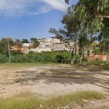 Jovem é executado nos fundos de campo de futebol de Ribeirão das Neves (MG) - Reprodução/Google Street View