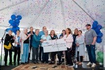 Após 18 anos de apostas, 14 amigos ganham mais de R$ 250 milhões em loteria