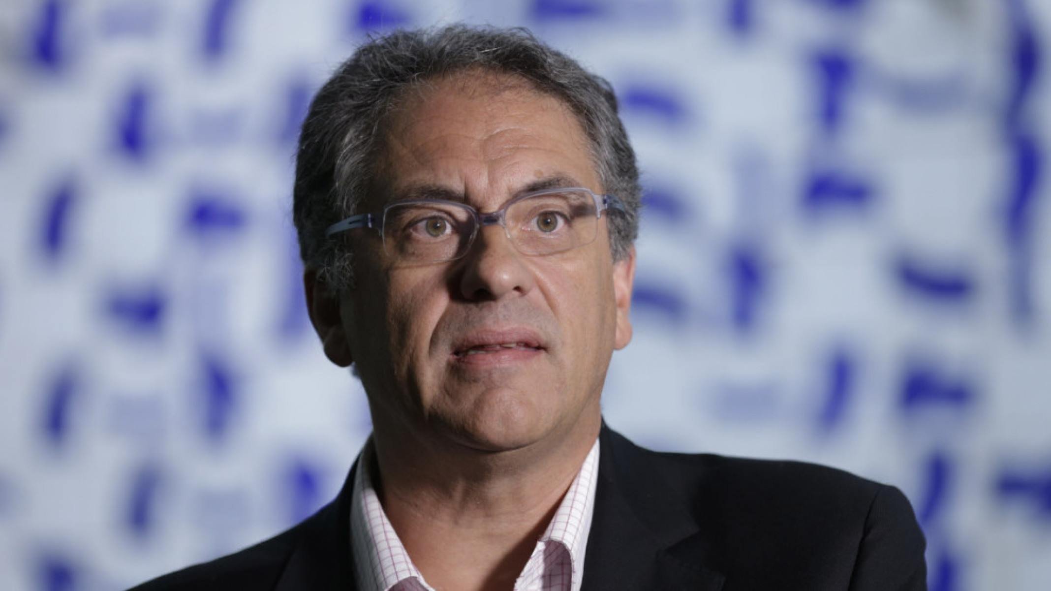 Relator inclui cigarros eletrônicos na MP que taxa aplicações