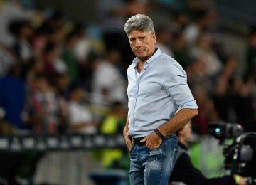Após se destacar como jogador, Renato Portaluppi já soma 24 anos como treinador, mas parece desconfortável com algumas obrigações da profissão -  (crédito: Mauro PIMENTEL / AFP)