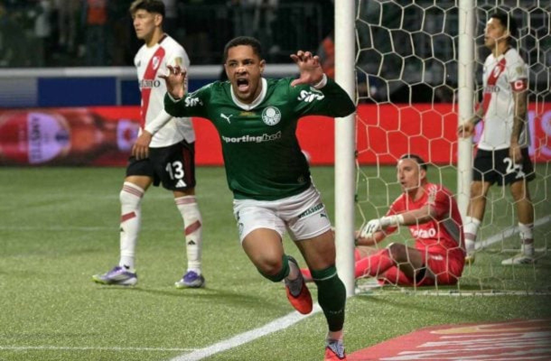 Palmeiras vira para cima do River e garante vaga na semifinal da Libertadores