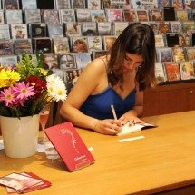 Nova coletânea explora afetos, deslocamentos e incertezas - DINO