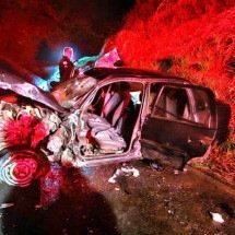 Batida entre carro e carreta na BR-353 deixa motorista ferido
