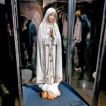 Pra quem não viu: Tomografia computadorizada revelou cápsula em estátua da santa