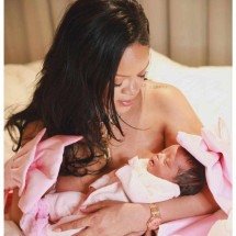 Rihanna anuncia nascimento da terceira filha e revela rosto da bebê - Reprodução / Instagram