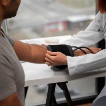 Dia do Coração: iniciativa oferece aferição de pressão gratuita; confira  - Freepik