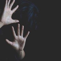 MG: homem que agrediu mãe idosa a ponto de arrancar dente dela é preso - iStock