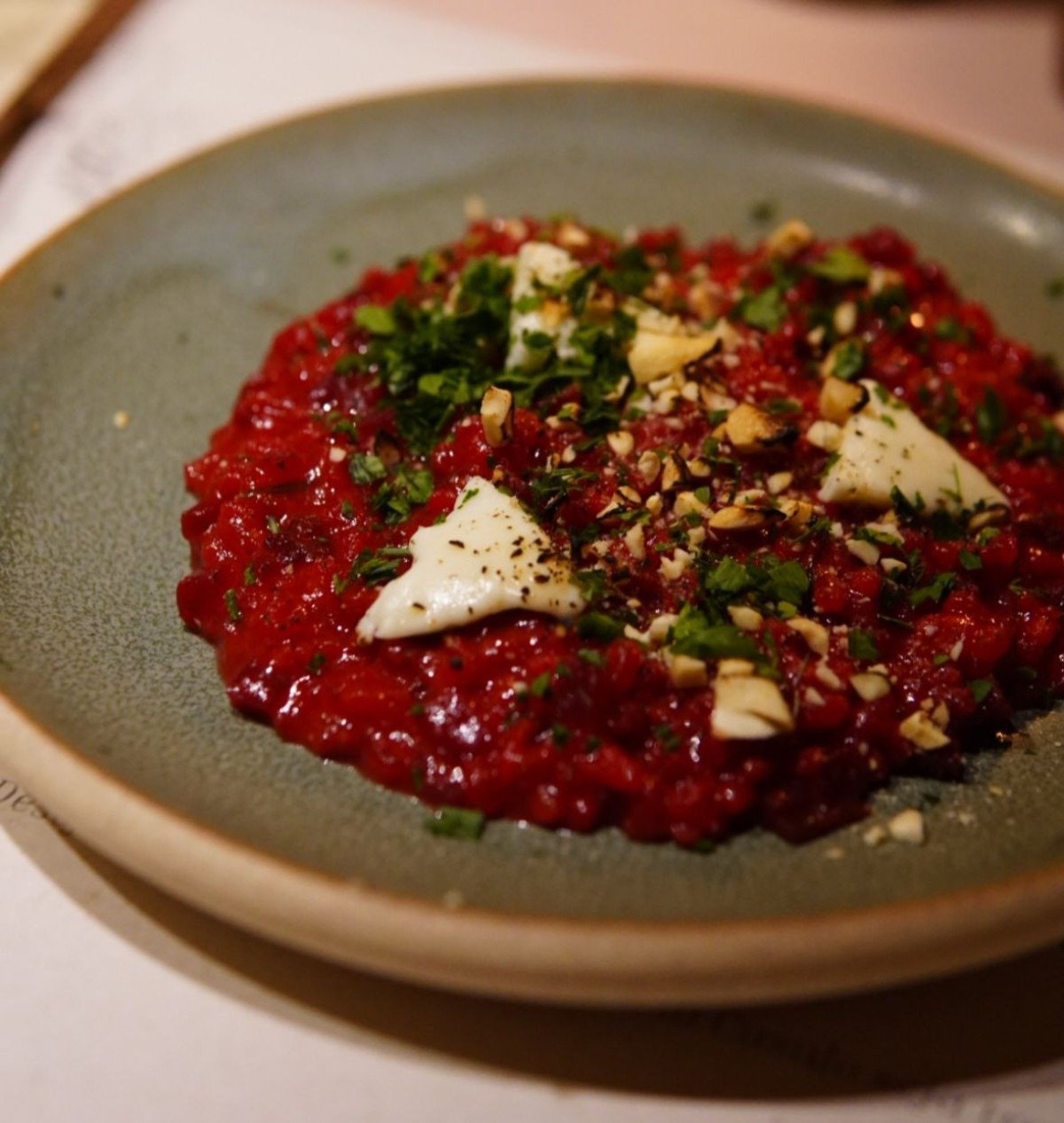 Arroz vermelho da região da Lapinha da Serra (opção vegetariana e com linguiça de porco) é um dos pratos que será servido no Fartura pelo restaurante Casulo