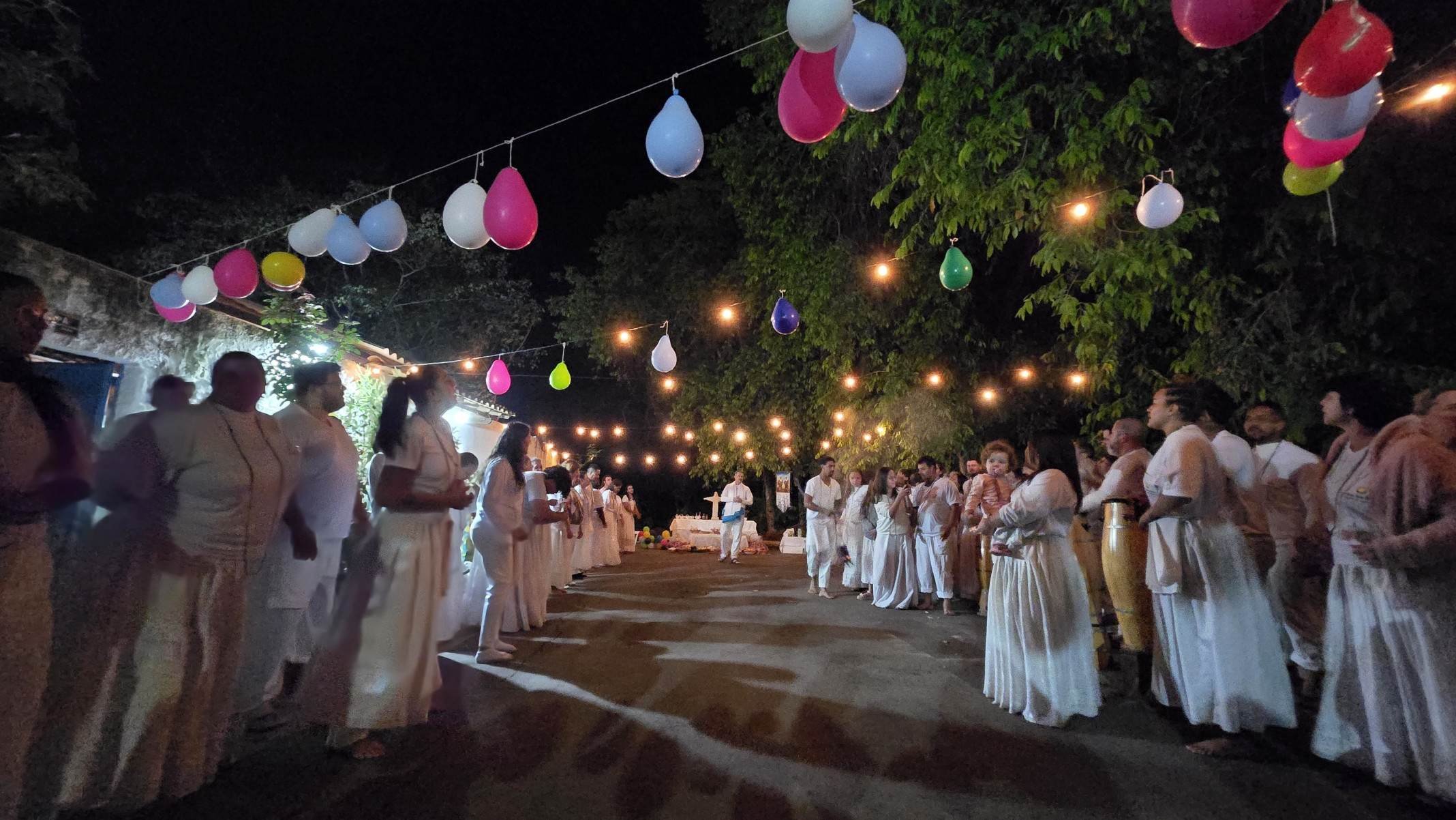 Pai Erlon, junto com os filhos e filhas da Cabana Caboclo Pedra Branca, diz que as celebrações de Umbanda serão realizadas em mais espaços públicos e abertos