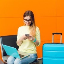 Como vai funcionar o check-in online em hospedagens no Brasil? - Lookstudio/FreePik