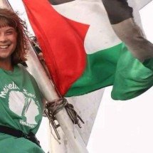 Em apoio a Gaza, Greta Thunberg veste camiseta de Marielle Franco - Rede Emancipa