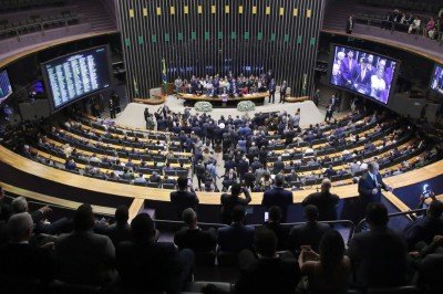 Entre as 27 unidades federativas, 23 têm emendas impositivas. O Distrito Federal lidera em valor por parlamentar (R$ 30,3 milhões)
 -  (crédito: Bruno Spada/Câmara dos Deputados)