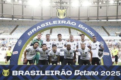 O Botafogo recebeu o Fluminense neste domingo, 28/9, pelo Brasileirão. Veja como o Jogada10 avaliou a performance dos Alvinegros, que perderam por 2 a 0. Foto: Vitor Silva -  (crédito: Vitor Silva/Botafogo)