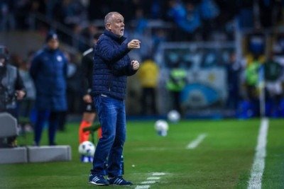 Adeus, jejum! Após quatro jogos sem vitórias em casa, o Grêmio conseguiu encerrar o mau momento na Arena, vencendo o Vitória por 3 a 1, na manhã deste domingo (28/9). Saiba como o Jogada10 analisou os jogadores do Tricolor. Foto: LUCAS UEBEL/GREMIO FBPA -  (crédito: LUCAS UEBEL/GREMIO FBPA)