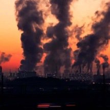 Os bancos que mais financiam combustíveis fósseis na América Latina, segundo estudo