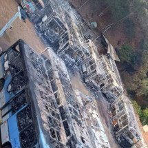 Incêndio criminoso atinge garagem de empresa em Minas e destrói dez ônibus - Reprodução/Redes Sociais 