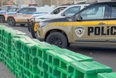 Estimativa da polícia é que a apreensão cause um prejuízo de aproximadamente R$ 2,5 milhões para o crime organizado -  (crédito: PMMG/Divulgação)