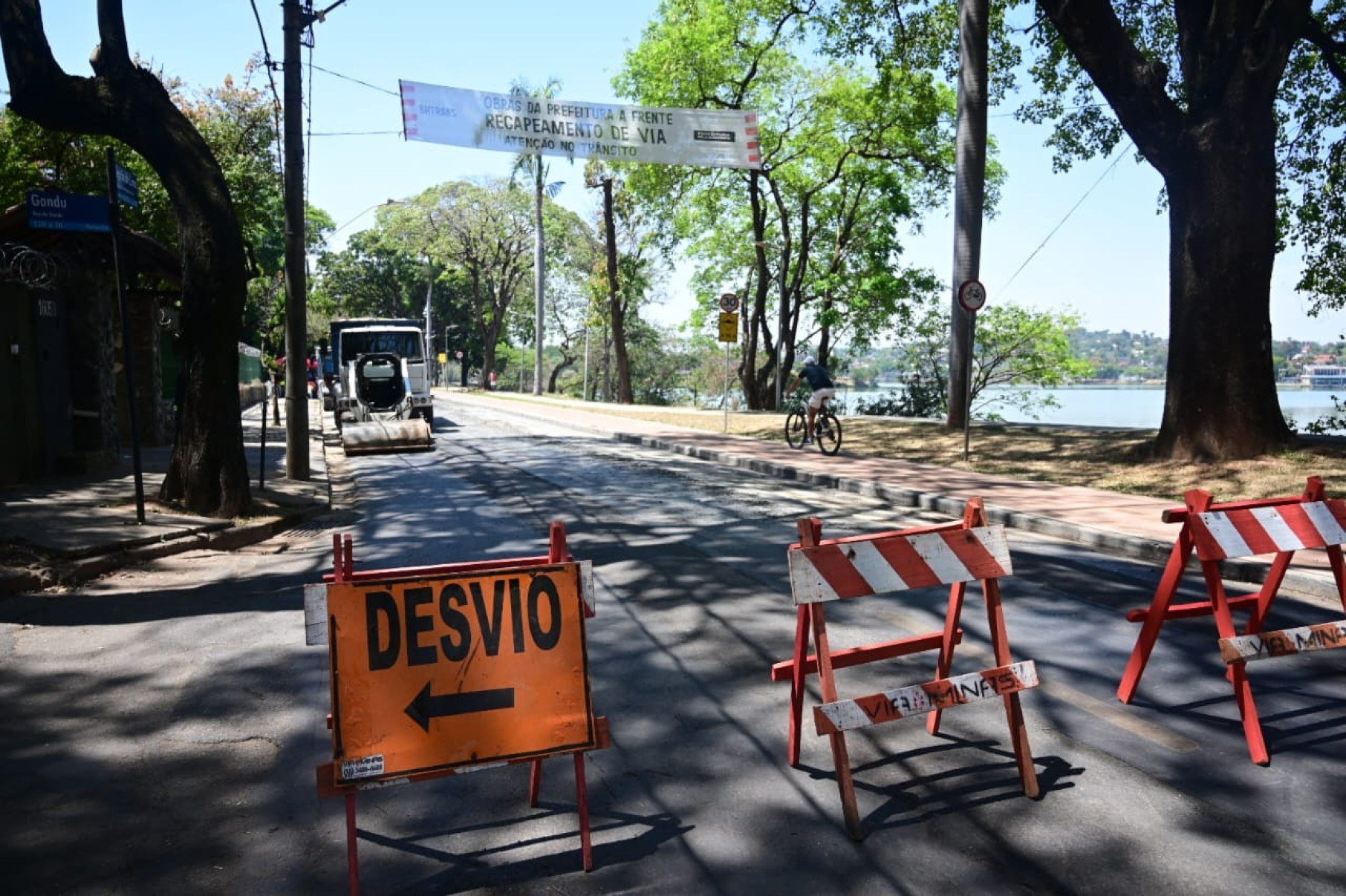 Placas avisam motoristas sobre interdição -Leandro Couri/EM/D.A.Press