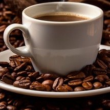 Dia Nacional do Café: impactos do consumo diário na saúde bucal - Freepik