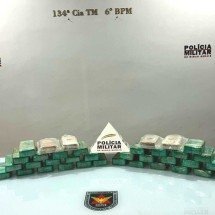 Denúncia leva a apreensão de 36 barras de crack avaliadas em R$ 500 mil  - PMMG