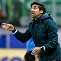 ABEL FERREIRA É BOM, MAS SEMPRE ACHA CULPADO PARA SEUS ERROS - Miguel SCHINCARIOL / AFP