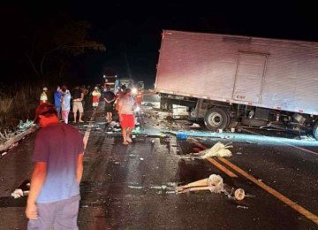Acidente interditou a rodovia MGC-135 por seis horas -  (crédito: Reprodução/Redes sociais)